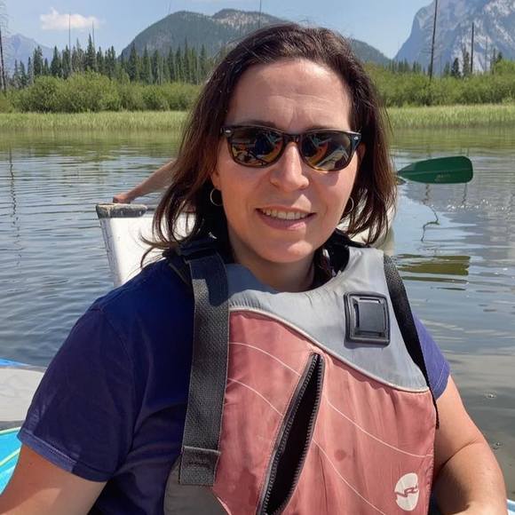 Meet your Posher, Lisa - Picture 1 of 1